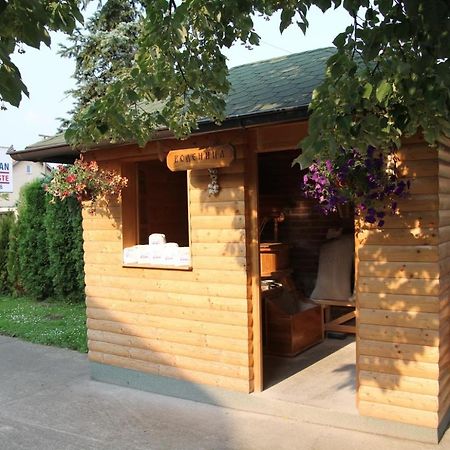 Hotel Mk, Plavi Restoran, Лозница Екстериор снимка